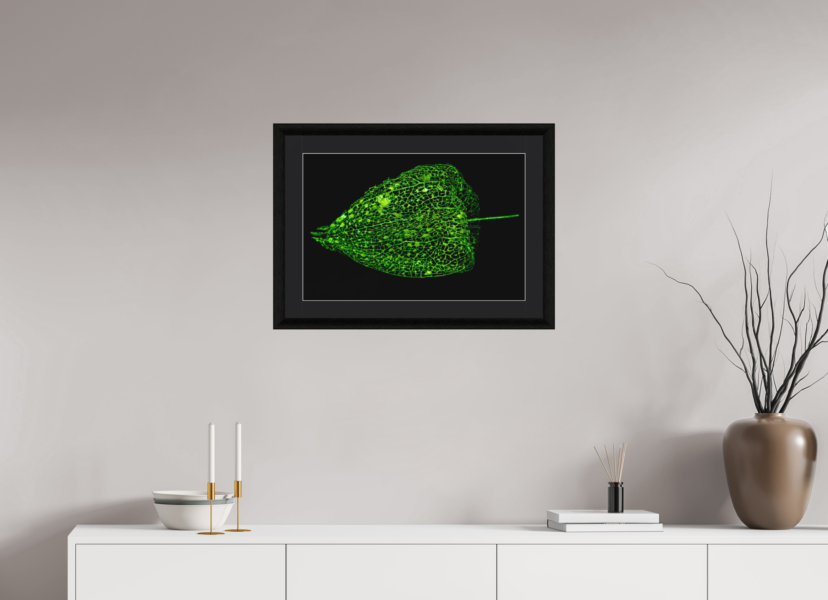 60 x 40 cm, Foto im schwarzen Ebenholz Rahmen 30mm, Museumsglas, Passepartout Schwarz Grünes Farbleuchten