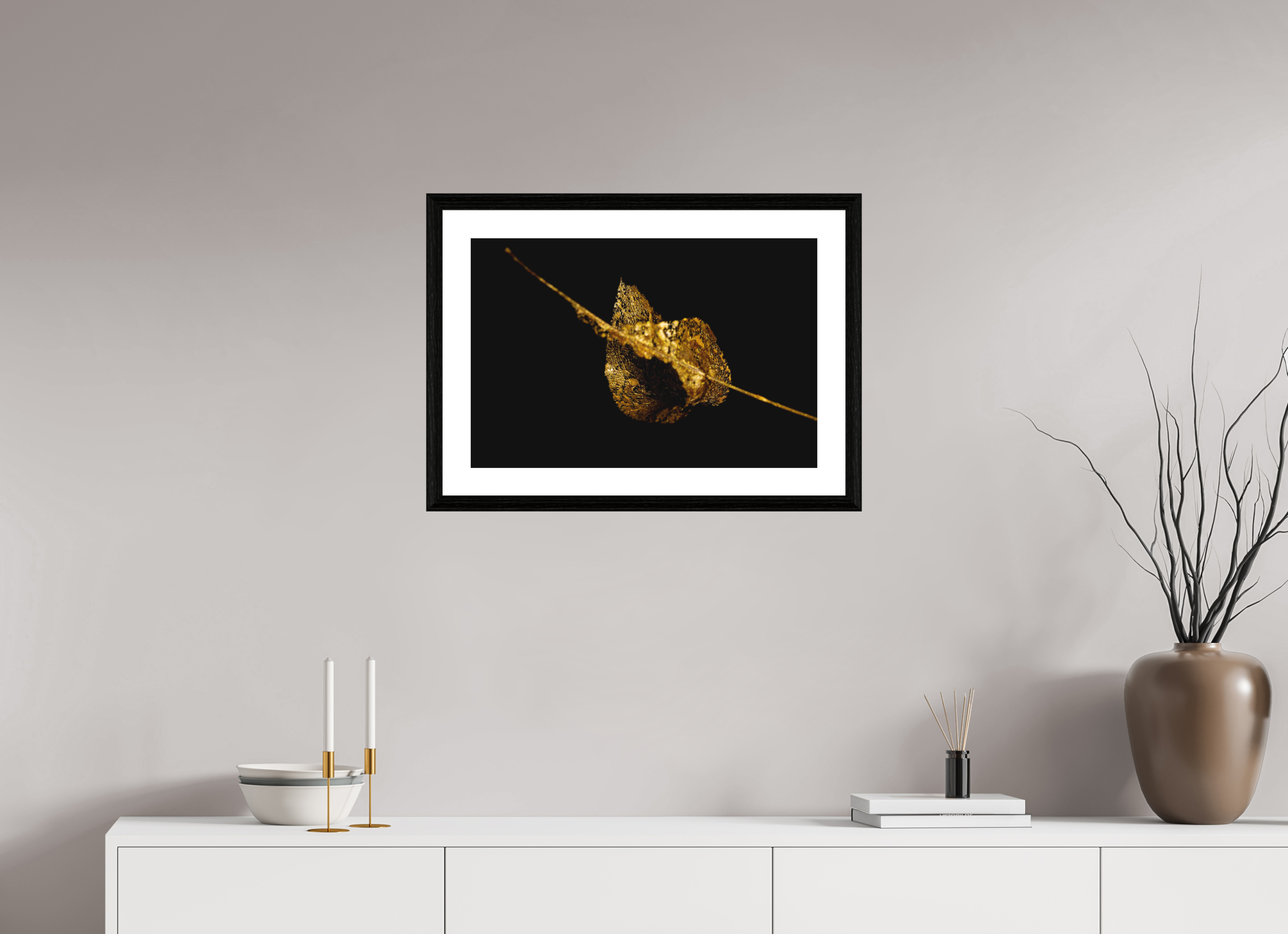 60 x 40 cm, Hahnemühle FineArt Baryta im schwarzen Eichen Rahmen, 27mm,Museumsglas, Passepartout Hochweiß Fragile Grace - Fine Art