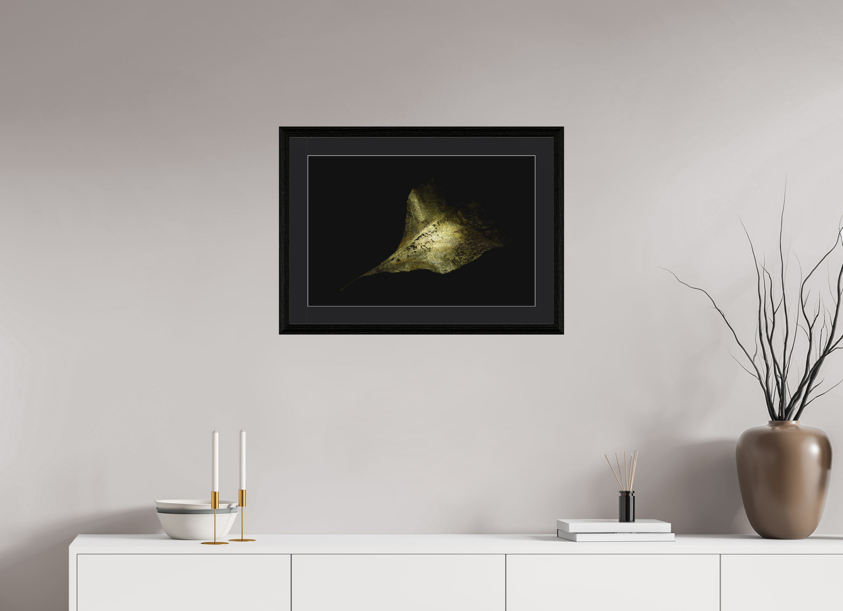 60 x 40 cm, Hahnemühle FineArt Baryta im schwarzen Eichen Rahmen, 27mm,Museumsglas, Passepartout Schwarz Golden Shadow Play - Fine Art