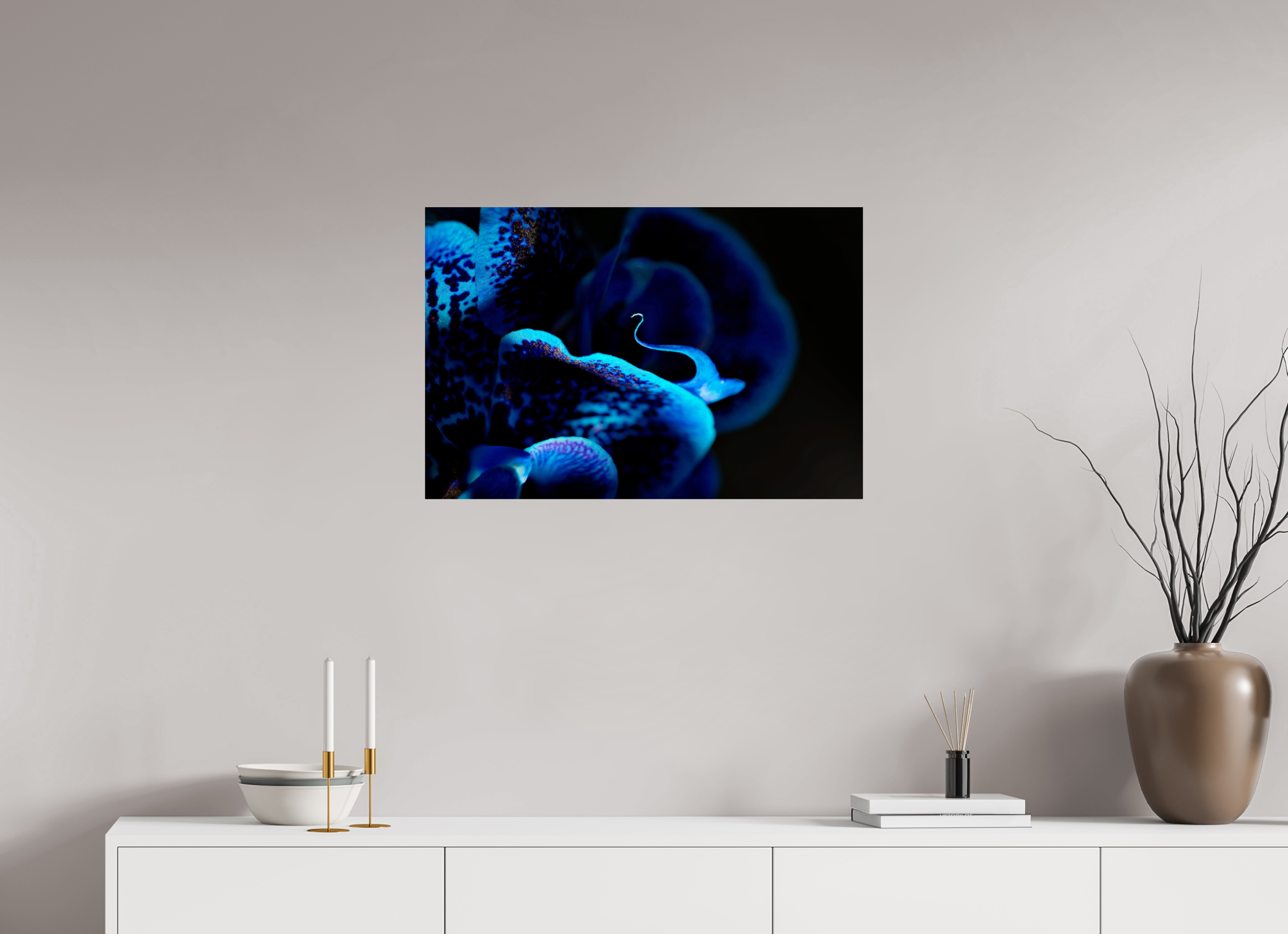 75 x 50 cm, ChromaLuxe HD Metal Print, mit Aufhängung Ultramarin Flower