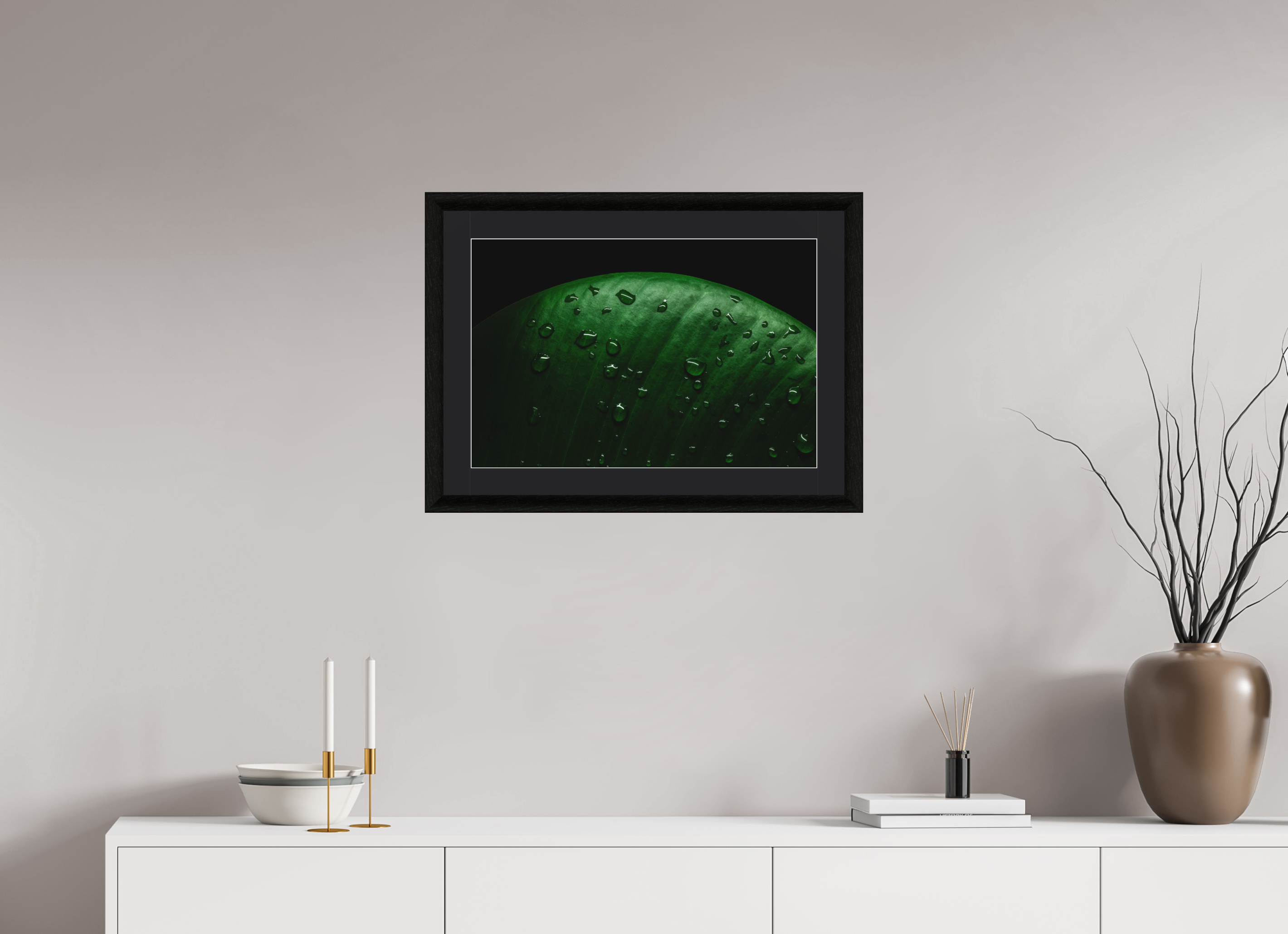 60 x 40 cm, Foto im schwarzen Ebenholz Rahmen 30mm, Museumsglas, Passepartout Schwarz Silent Raindrops