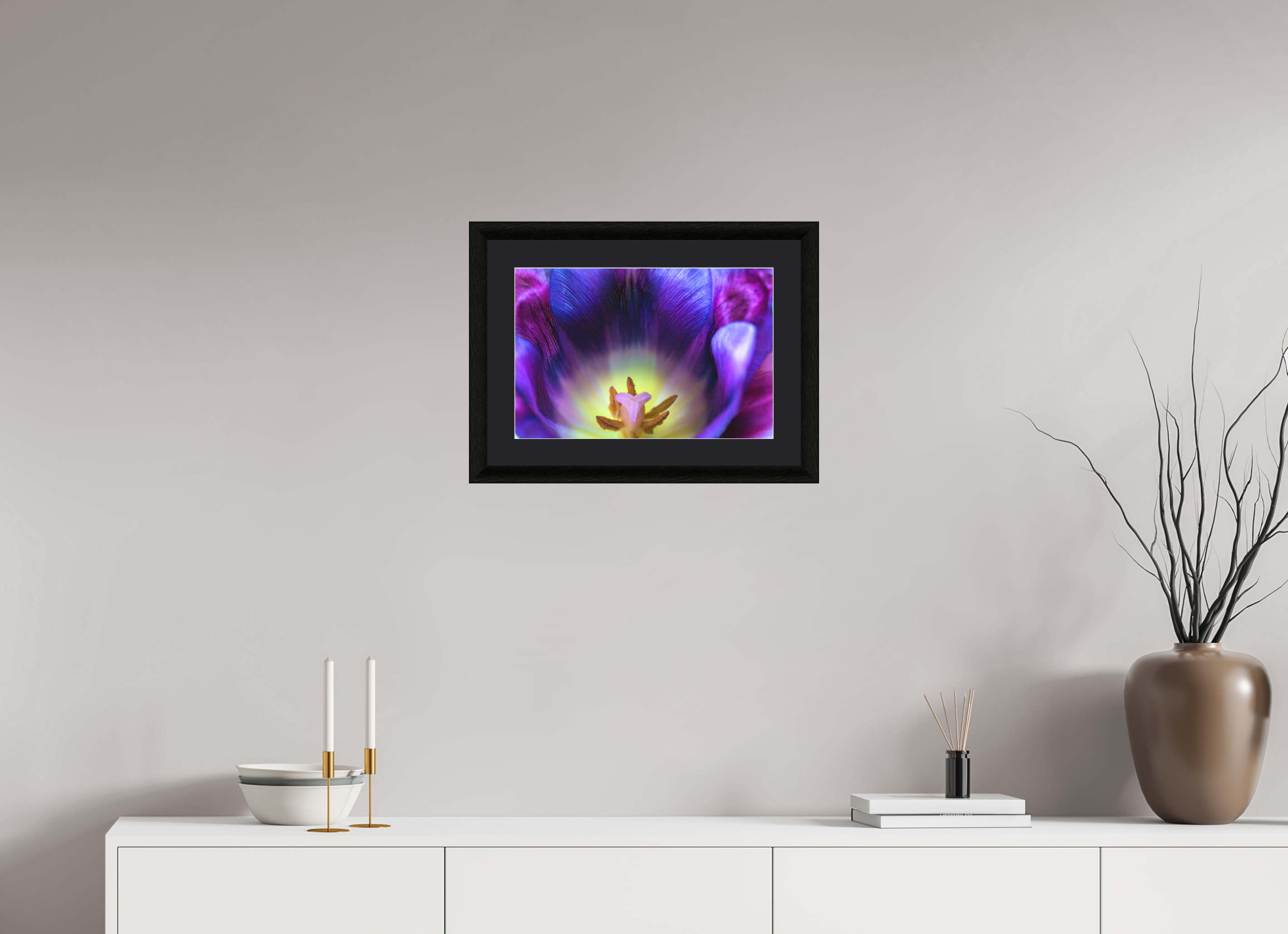 45 x 30 cm, Foto im schwarzen Ebenholz Rahmen 30mm, Museumsglas, Passepartout Schwarz Purple Spring
