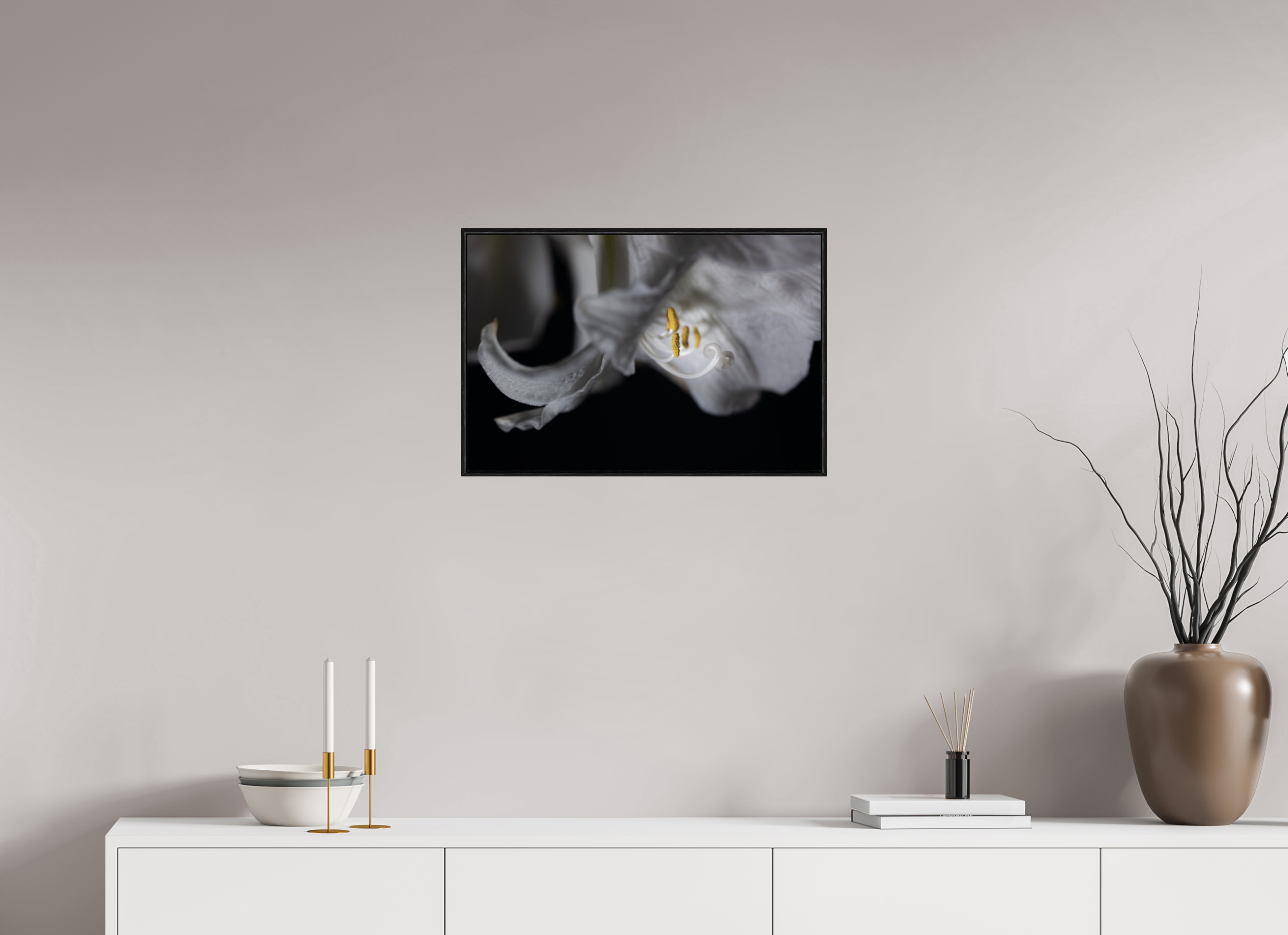 60 x 40 cm, Foto im schwarzen Schattenfugen-Rahmen hinter Acryglas, 2 mm, glänzend Firefly Flower