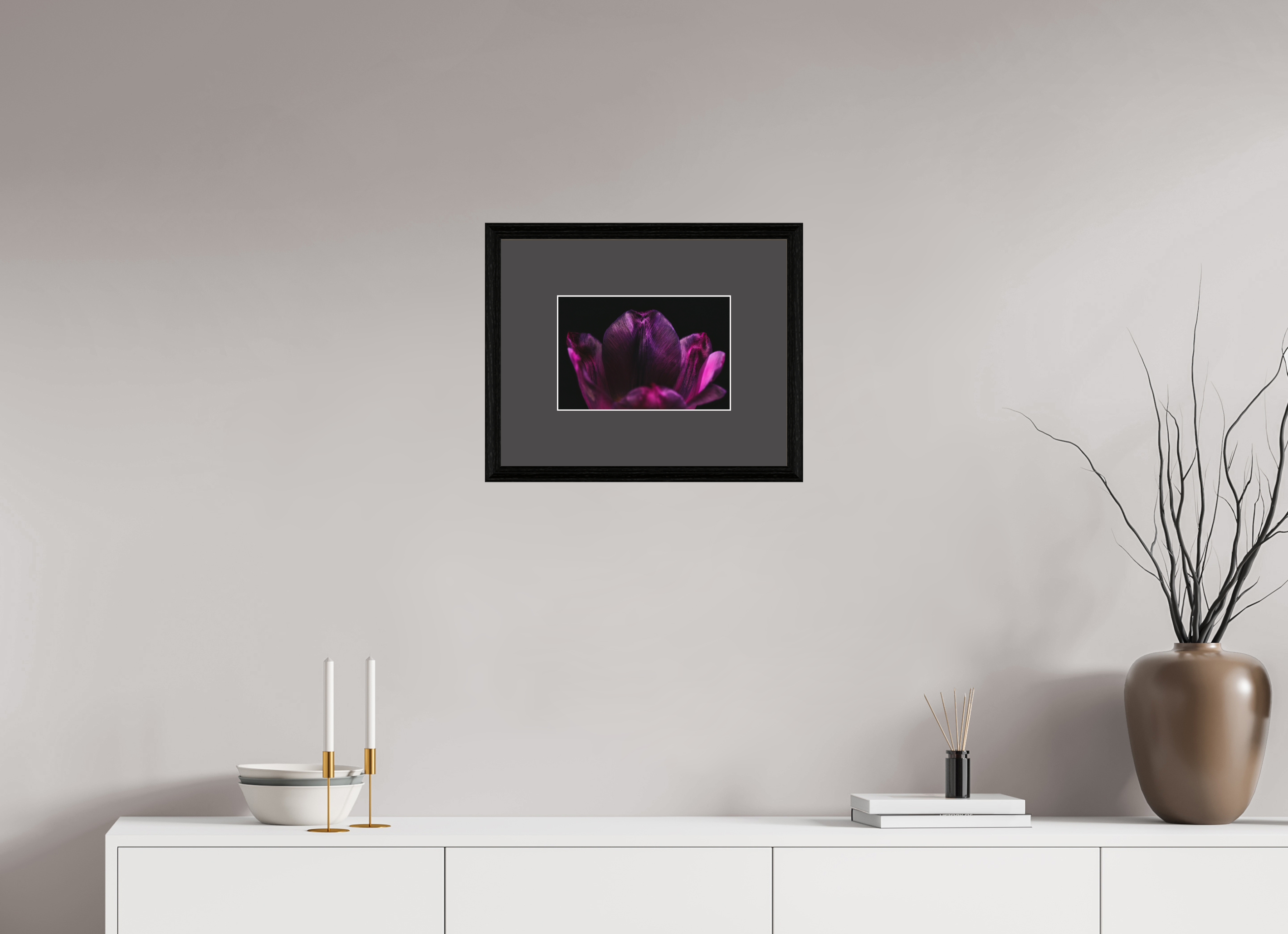 30 x 20 cm, Fine Art Hahnemühle Baryta Druck im schwarzen Holzrahmen, breitem Passepartout Anthrazit Purple Silent