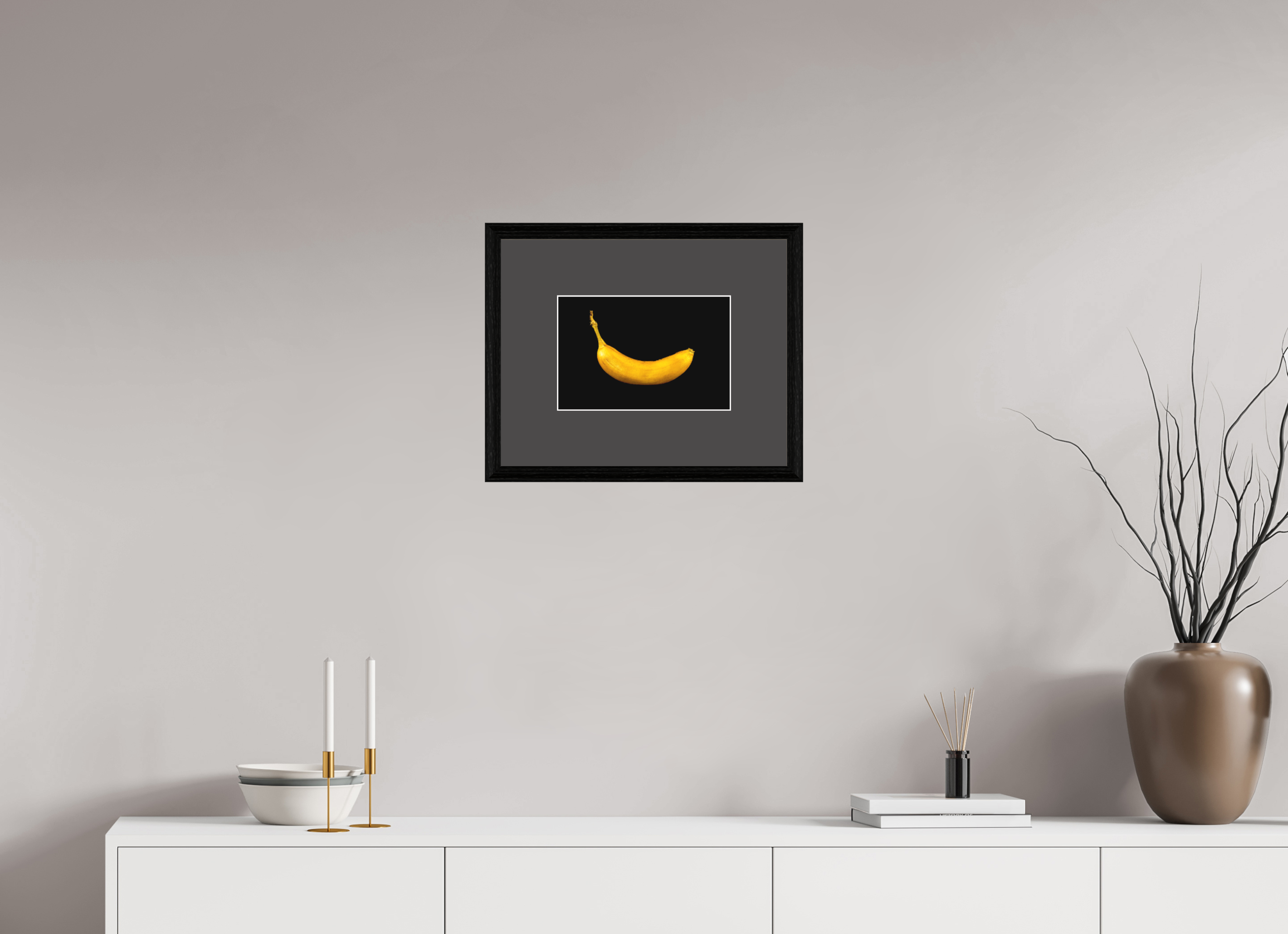 30 x 20 cm, Foto im schwarzen Eichenrahmen, 27 mm, Museumsglas, breites Passepartout, Anthrazit Die goldene Banane