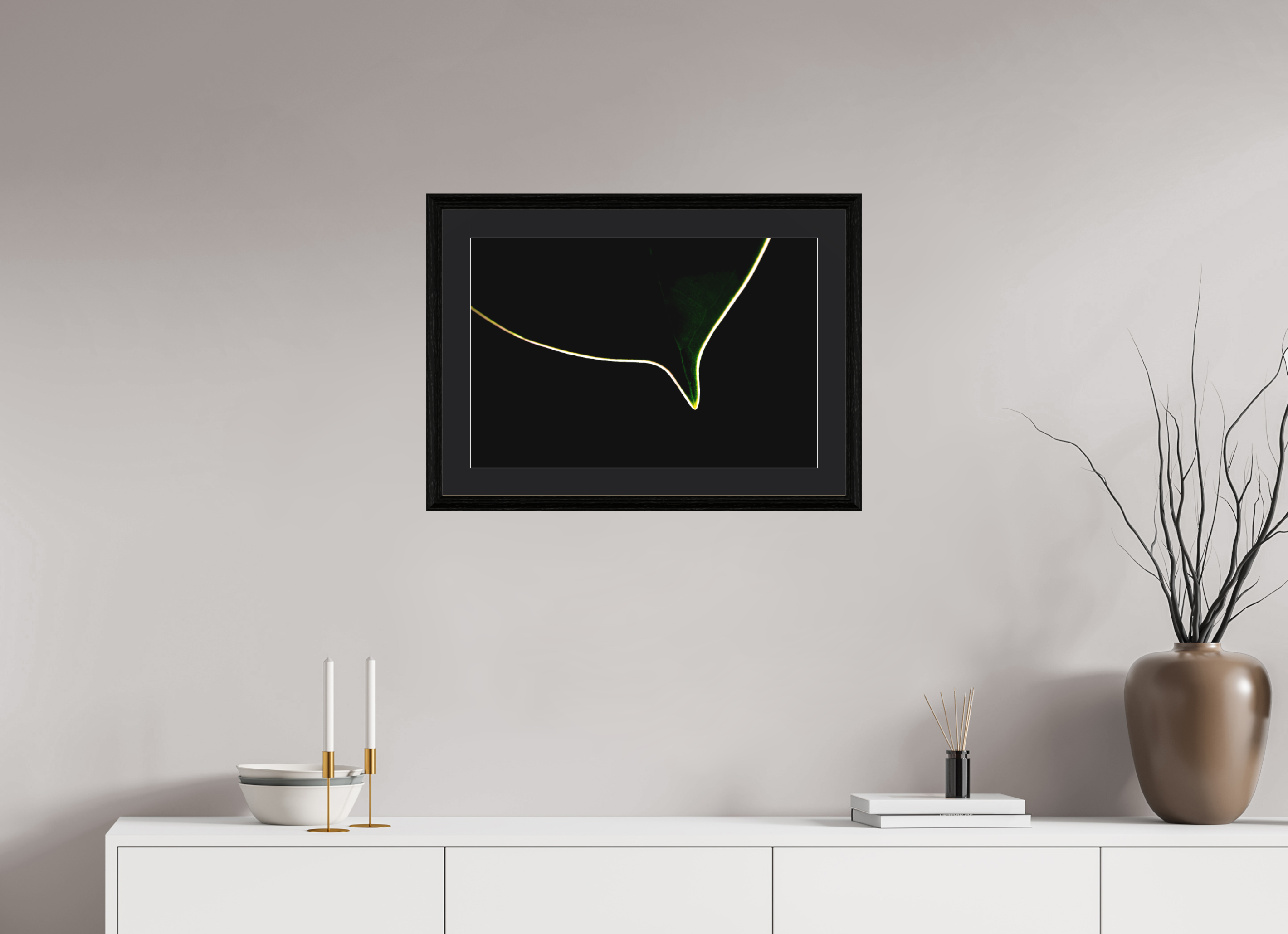 60 x 40 cm, Foto im schwarzen Eichen Rahmen, 27mm, Museumsglas, Passepartout schwarz Glowing Line