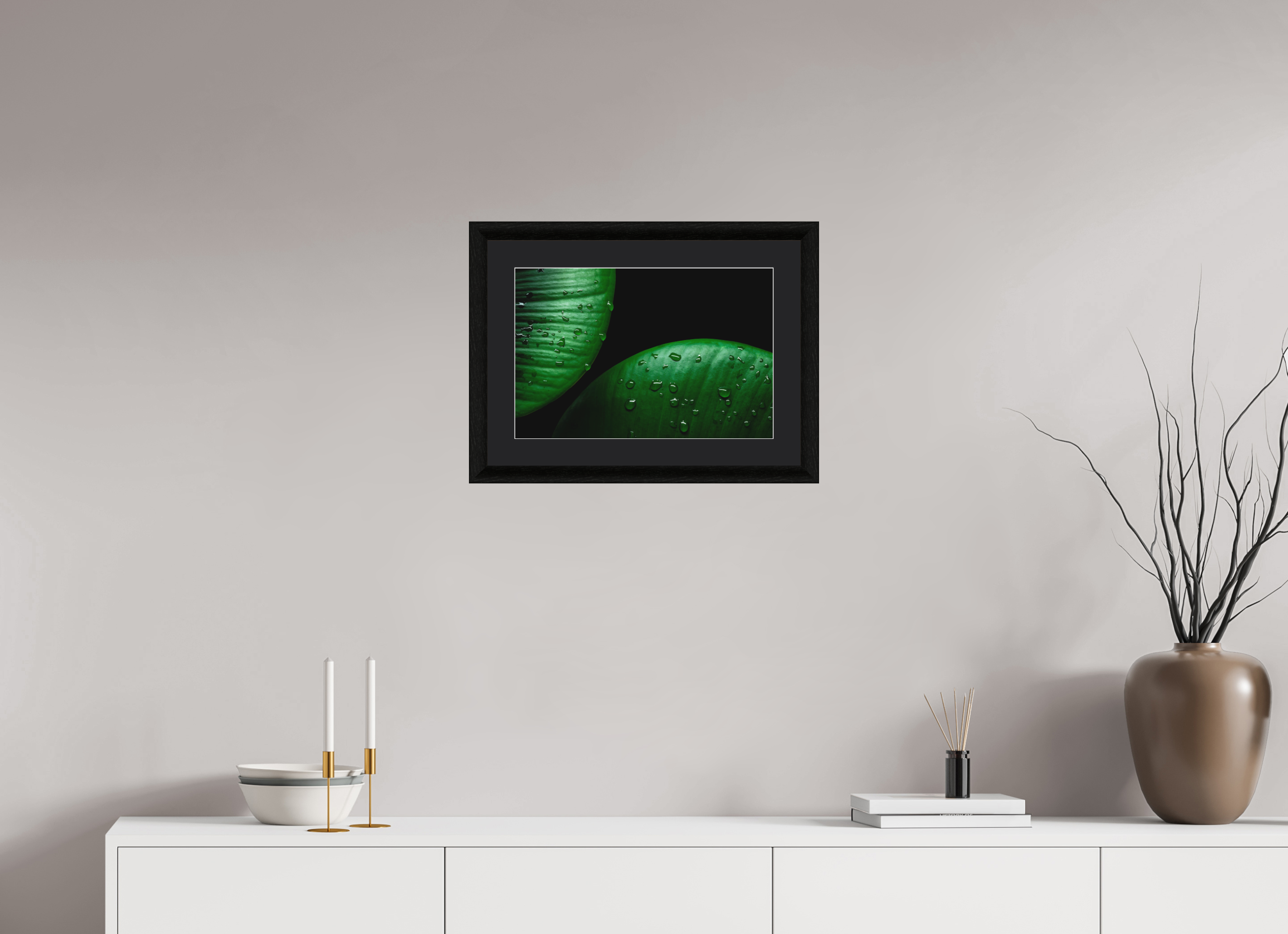 45 x 30 cm, Foto im schwarzen Ebenholz Rahmen 30mm, Museumsglas, Passepartout Schwarz Harmonical Raindrops