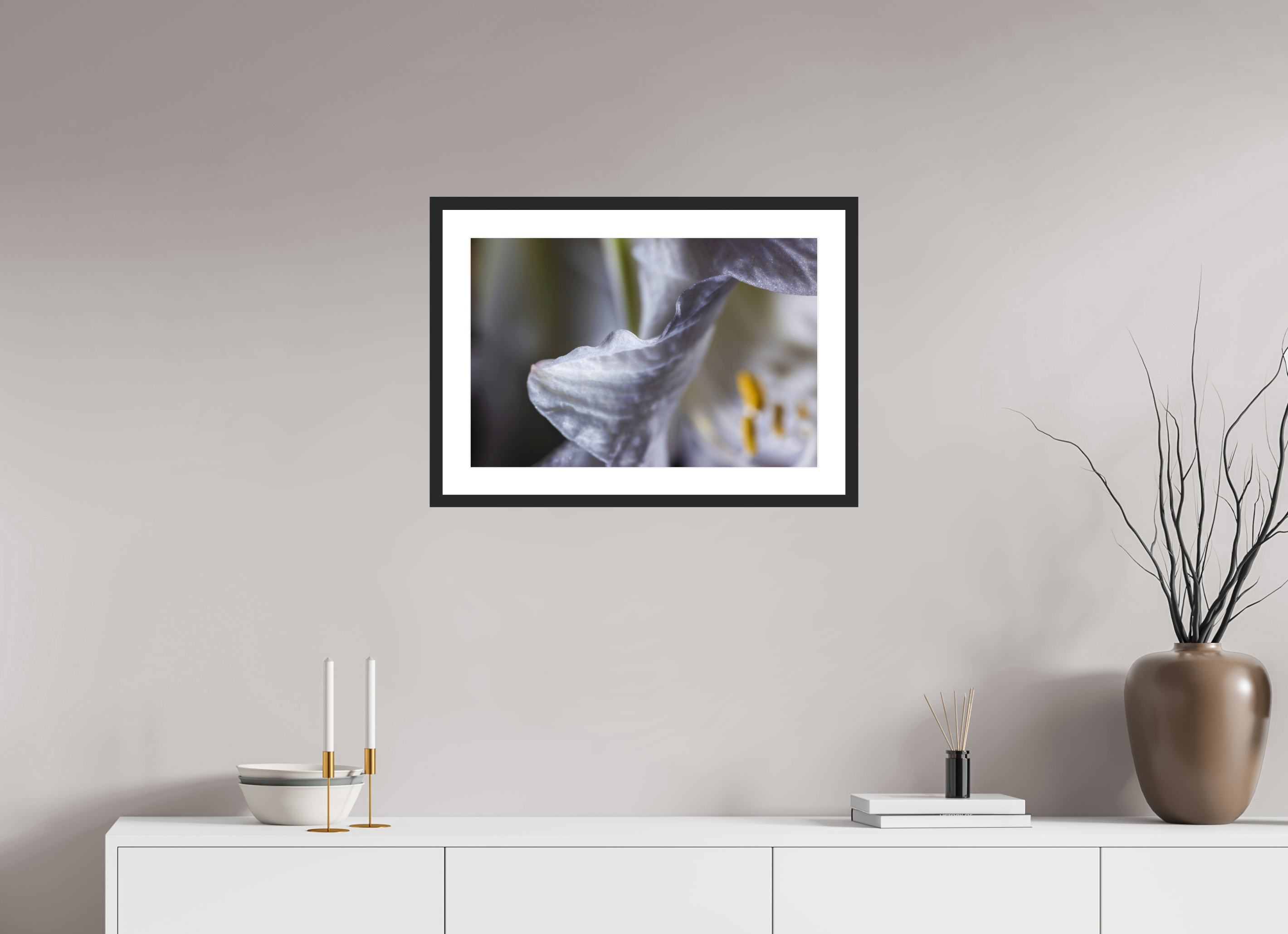 60 x 40 cm, Foto im Passepartout-Rahmen - Rahmen: schwarzes Holz, 20 mm, weißes Passepartout, Floatglas glänzend Diamond Flower