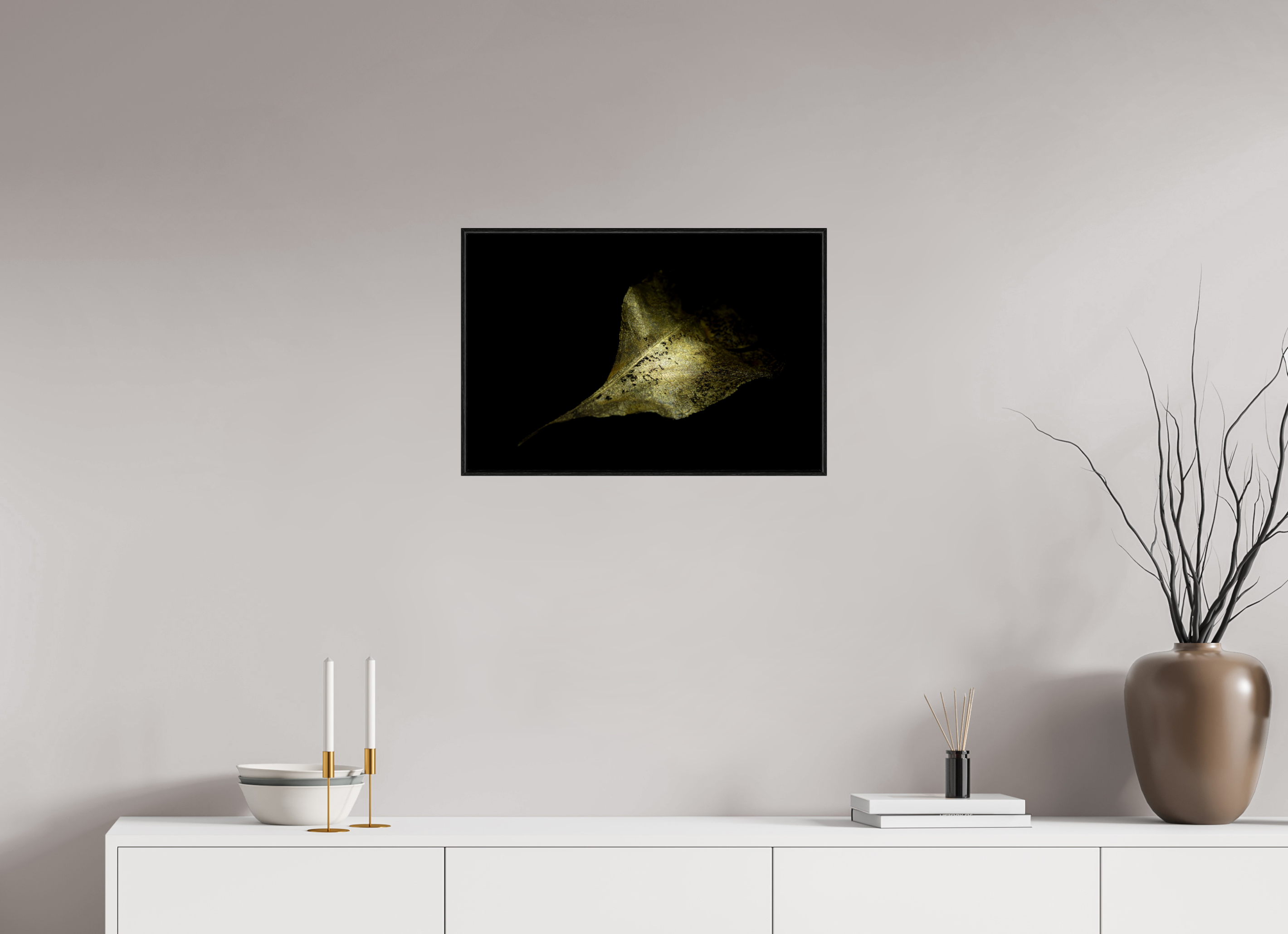 60 x 40 cm, Foto im schwarzen Schattenfugen-Rahmen hinter Acryglas, 2 mm, glänzend Goldene Blattruine - Golden Shadow Play