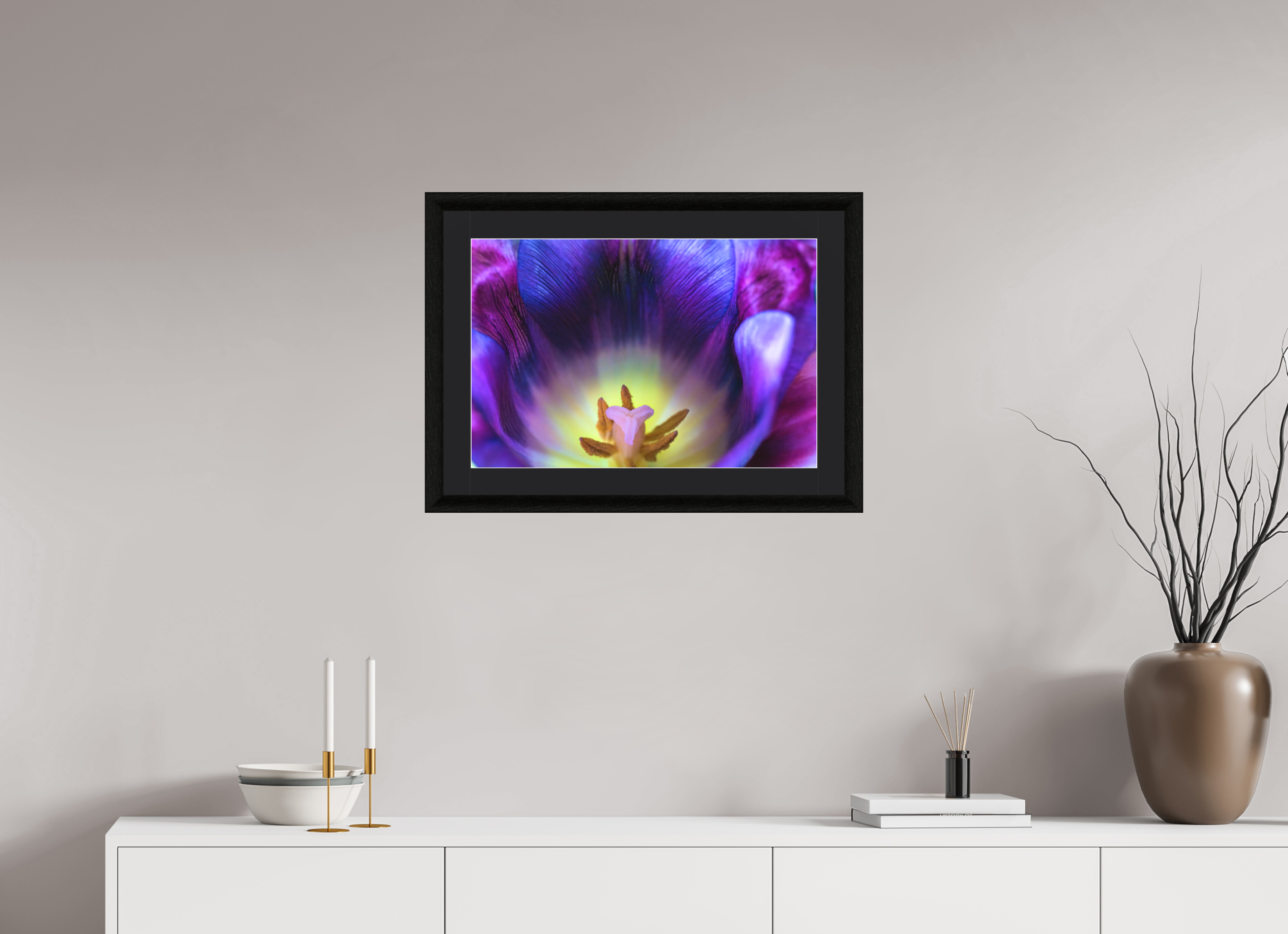 60 x 40 cm, Foto im schwarzen Ebenholz Rahmen 30mm, Museumsglas, Passepartout Schwarz Purple Spring
