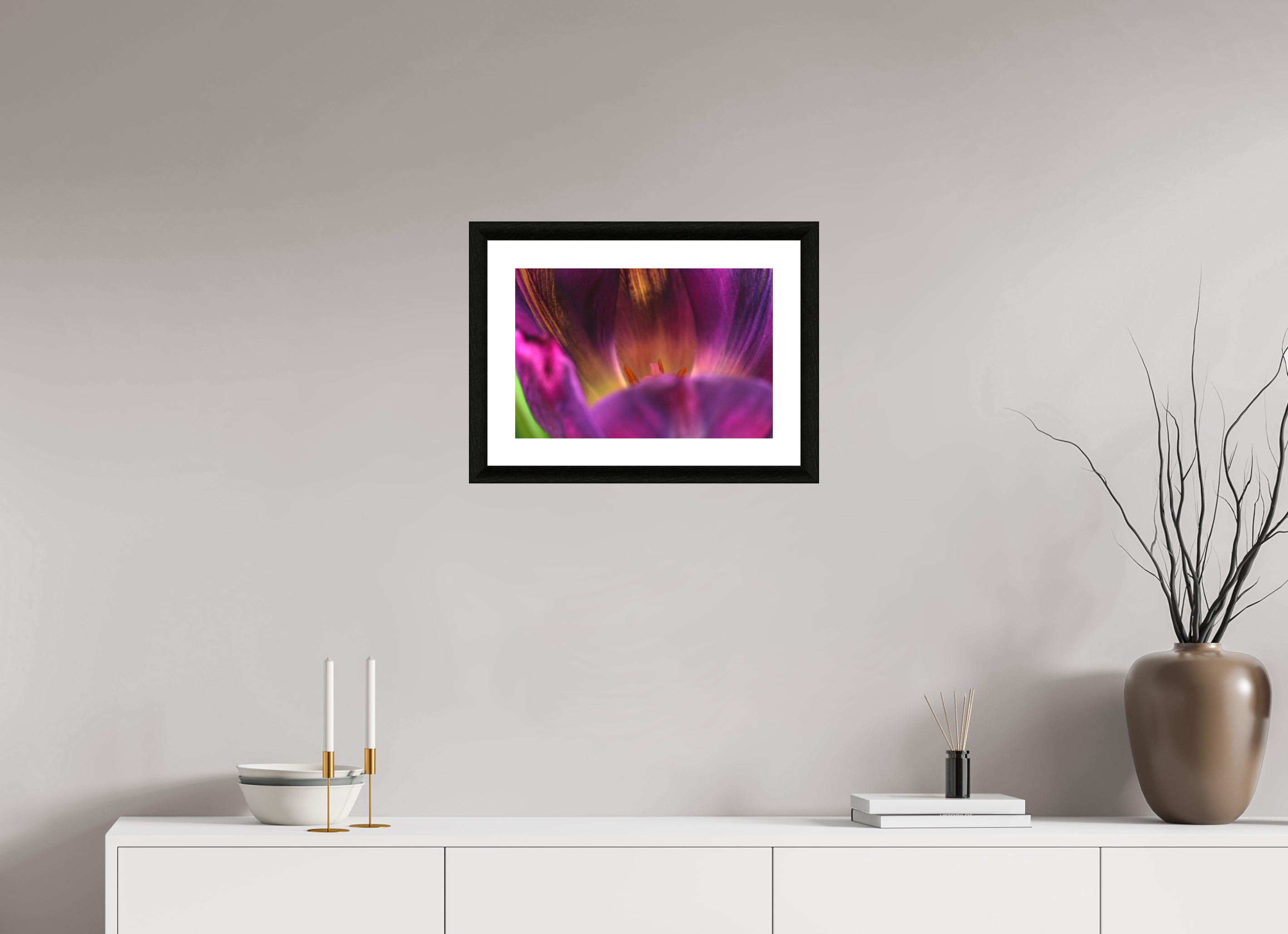 45 x 30 cm, Foto im schwarzen Ebenholz Rahmen 30mm, Museumsglas, Passepartout Hochweiß Purple Beauty